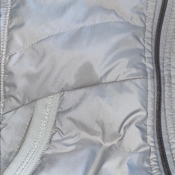 Lululemon Spring Fling Puffy Jacket needs to be dry cleaned! - Picture 4 of 4